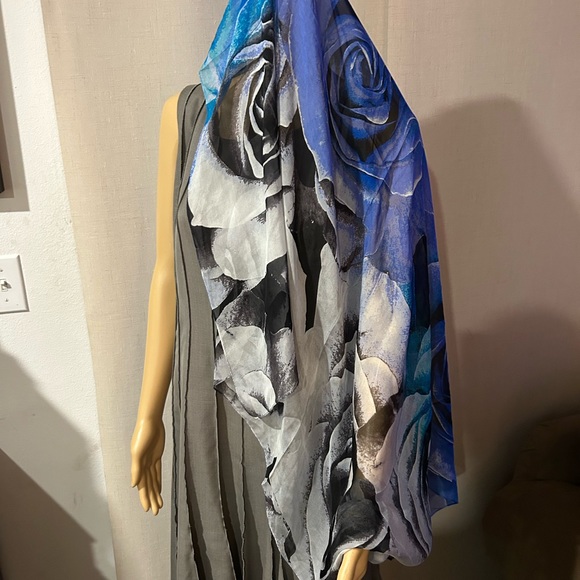 Vince Camuto blues, black and white silk scarf. So unique - Picture 5 of 8